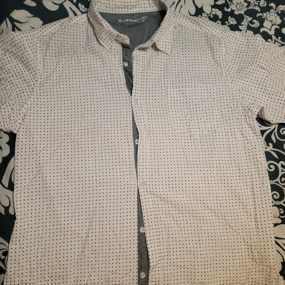 Airwalk xl button up short sleeve shirt